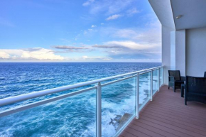 Coastal One Bedroom Retreat with direct Breathtaking Sea Views